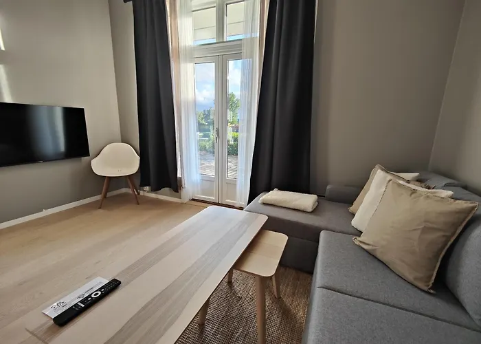 公寓 埃维耶公园酒店 *